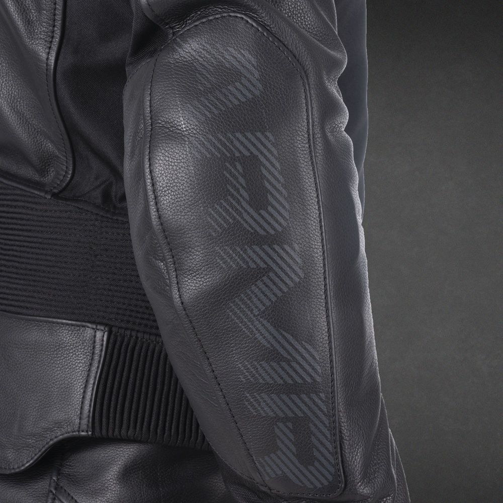 ARMR Raiden 3.0 Leather Jacket Black / Red FREE 1 YEAR Returns, FREE UK Delivery | ThrottleChimp