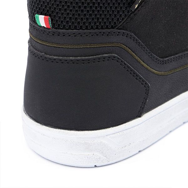 TCX Mood 2 Gore-Tex Boots Black FREE 1 YEAR Returns, FREE UK Delivery | ThrottleChimp