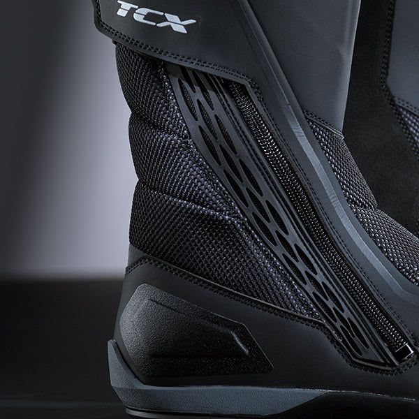 TCX Airtech 3 Gore-Tex Boots Black FREE 1 YEAR Returns, FREE UK Delivery | ThrottleChimp