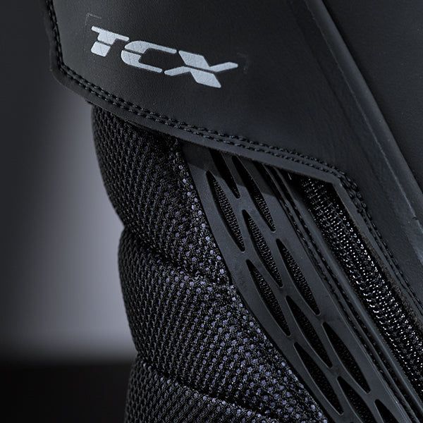 TCX Airtech 3 Gore-Tex Boots Black FREE 1 YEAR Returns, FREE UK Delivery | ThrottleChimp
