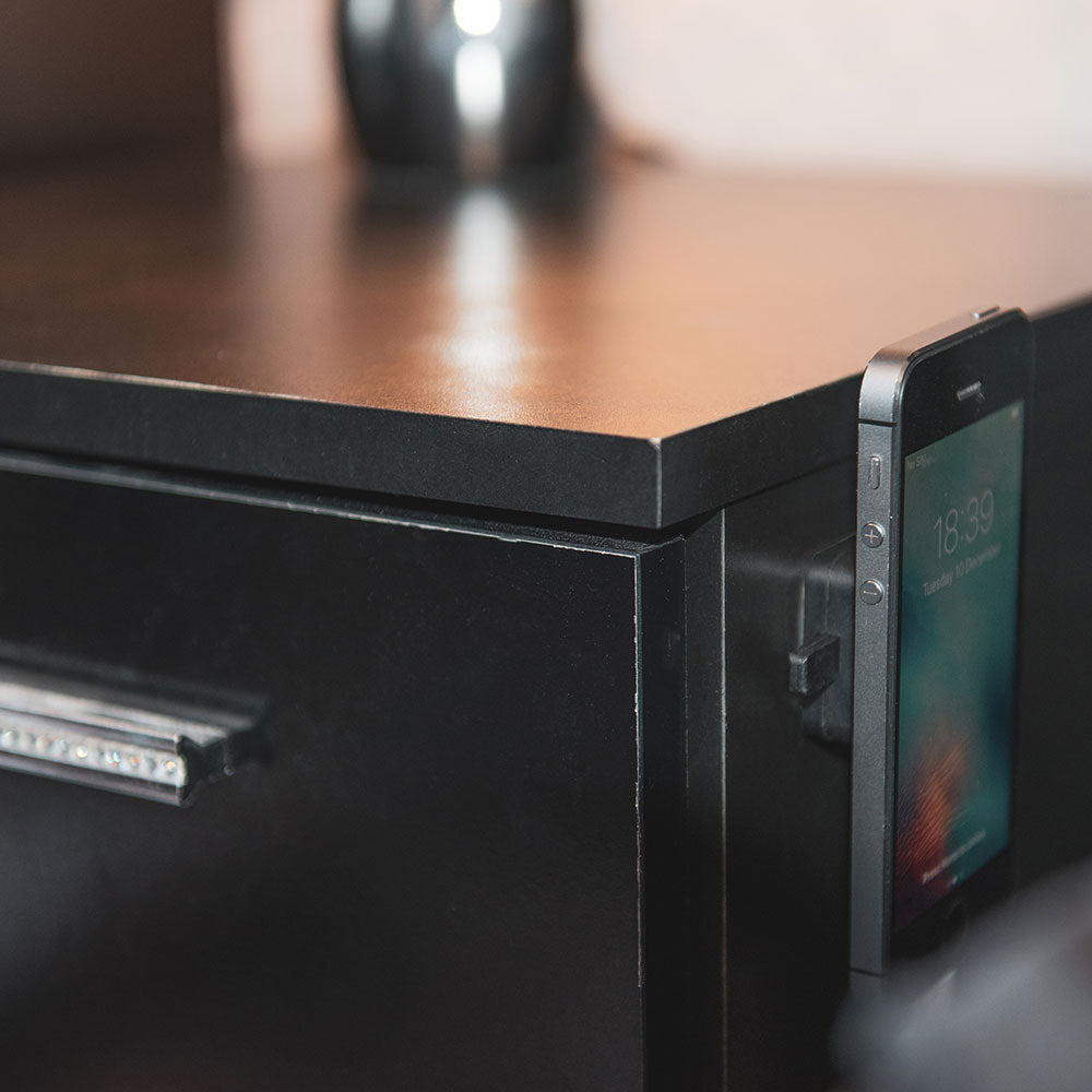 Oxford CLIQR Surface Device Mount System Black FREE 1 YEAR Returns, FREE UK Delivery | ThrottleChimp