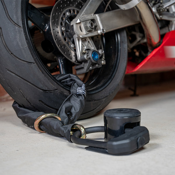 Hiplok DXXL D-Lock With Additional 100cm Chain All Black FREE 1 YEAR Returns, FREE UK Delivery | ThrottleChimp