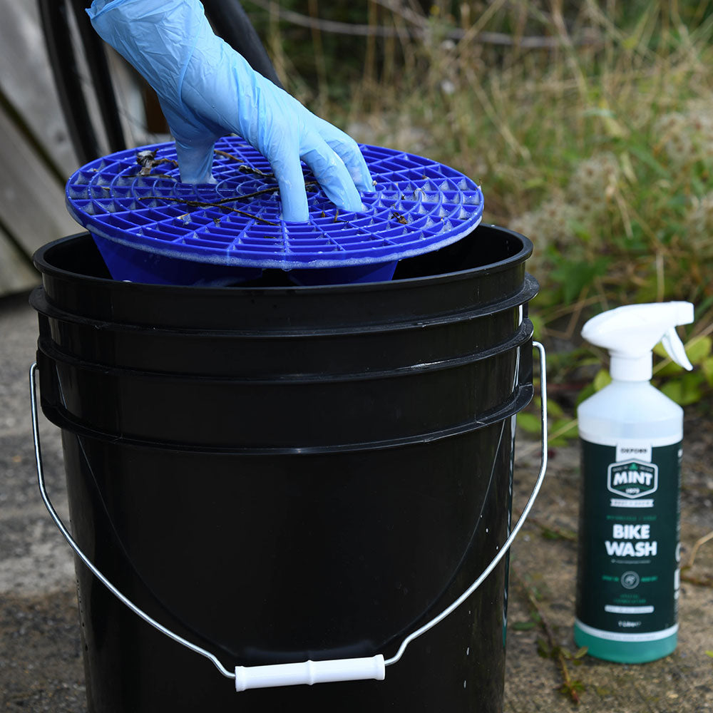 Oxford Wash Bucket Black - 20 Litres FREE 1 YEAR Returns, FREE UK Delivery | ThrottleChimp