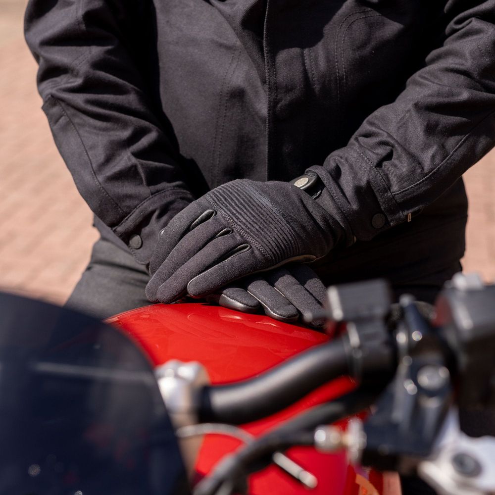 Oxford Kickback Leather Gloves Black FREE 1 YEAR Returns, FREE UK Delivery | ThrottleChimp