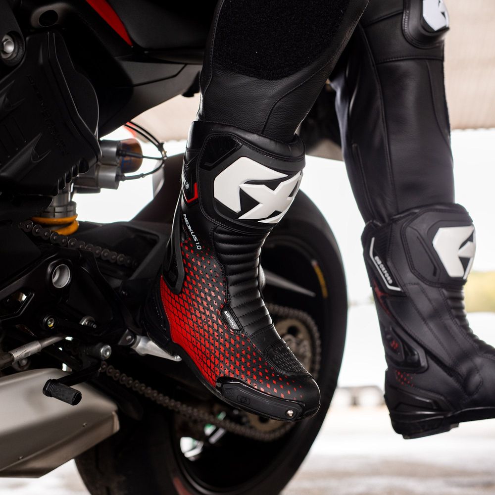 Oxford Nexus 1.0 Air Boots Black / White / Red FREE 1 YEAR Returns, FREE UK Delivery | ThrottleChimp