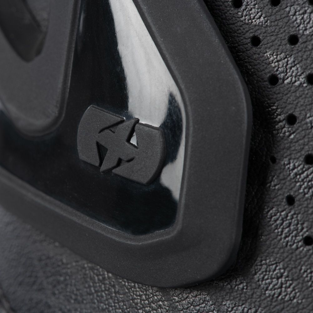 Oxford Nexus 1.0 Air Boots Black / White FREE 1 YEAR Returns, FREE UK Delivery | ThrottleChimp
