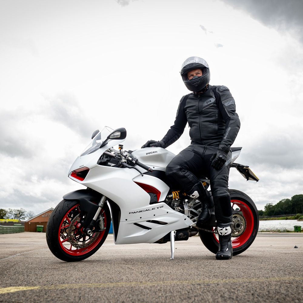 Oxford Cypher 1.0 Leather Jacket Stealth Black FREE 1 YEAR Returns, FREE UK Delivery | ThrottleChimp