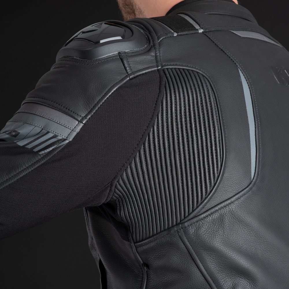 Oxford Cypher 1.0 Leather Jacket Stealth Black FREE 1 YEAR Returns, FREE UK Delivery | ThrottleChimp