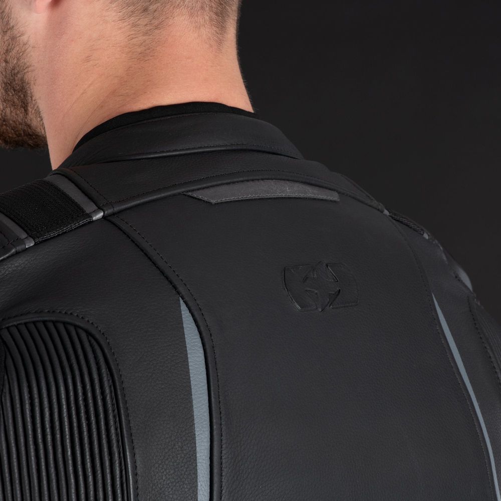 Oxford Cypher 1.0 Leather Jacket Stealth Black FREE 1 YEAR Returns, FREE UK Delivery | ThrottleChimp