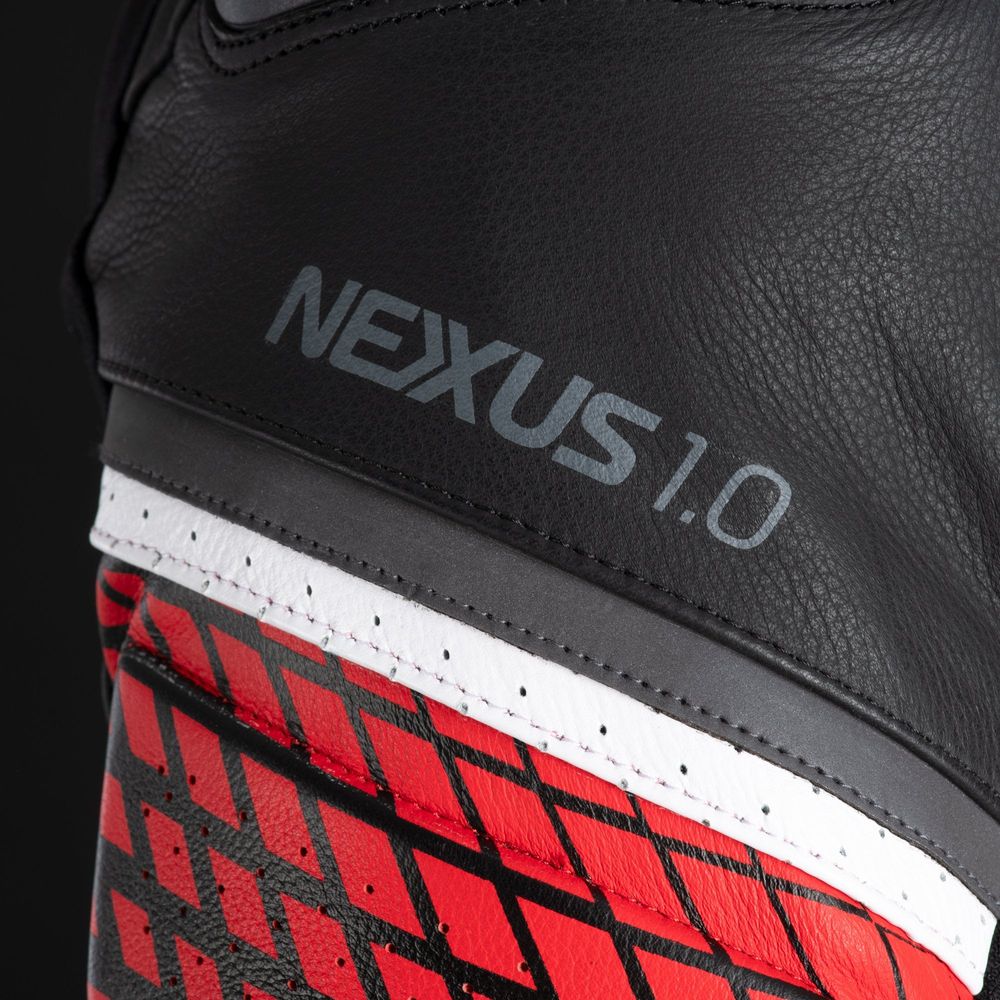 Oxford Nexus 1.0 One Piece Leather Suit Black / Red FREE 1 YEAR Returns, FREE UK Delivery | ThrottleChimp