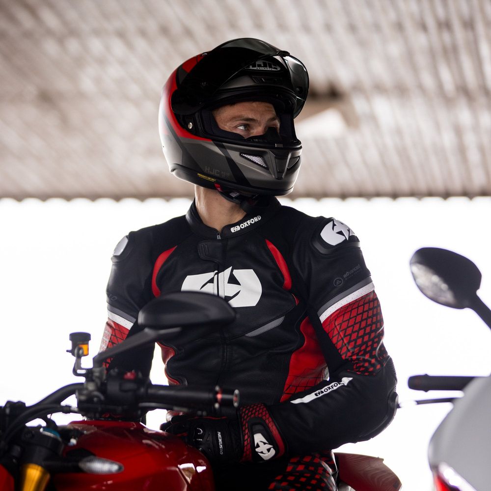 Oxford Nexus 1.0 One Piece Leather Suit Black / Red FREE 1 YEAR Returns, FREE UK Delivery | ThrottleChimp