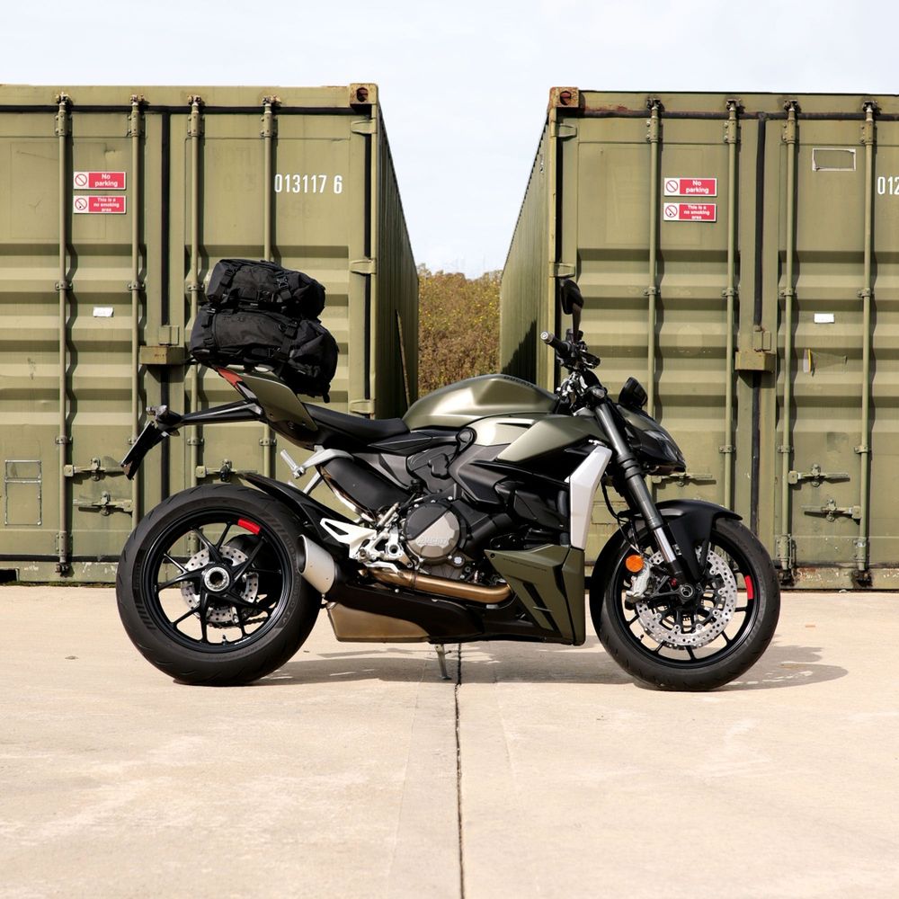 Oxford Atlas T-30 Advanced Tour Pack Charcoal / Black - 30 Liter FREE 1 YEAR Returns, FREE UK Delivery | ThrottleChimp