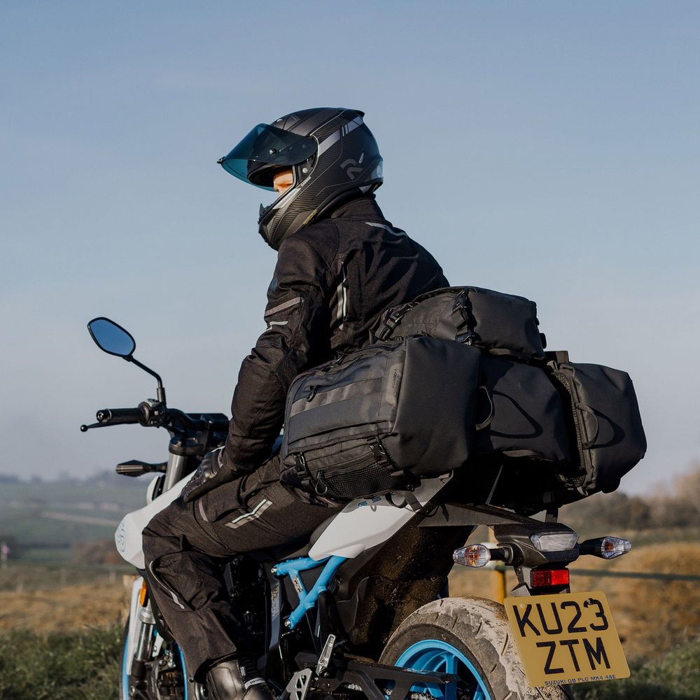 Oxford Atlas T-10 Advanced Tour Pack Black - 10 Liter FREE 1 YEAR Returns, FREE UK Delivery | ThrottleChimp