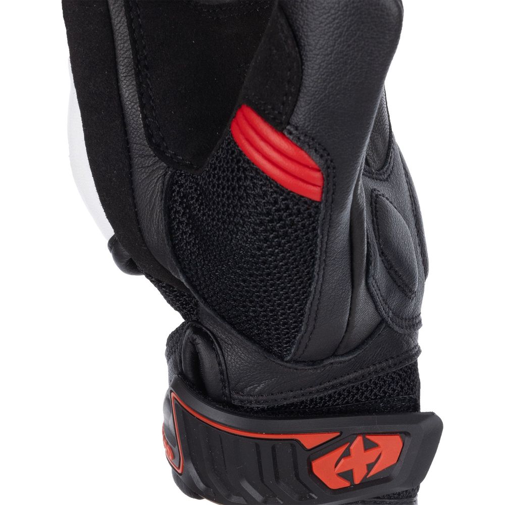 Oxford RP-4S 3.0 Leather Gloves White / Black / Red FREE 1 YEAR Returns, FREE UK Delivery | ThrottleChimp