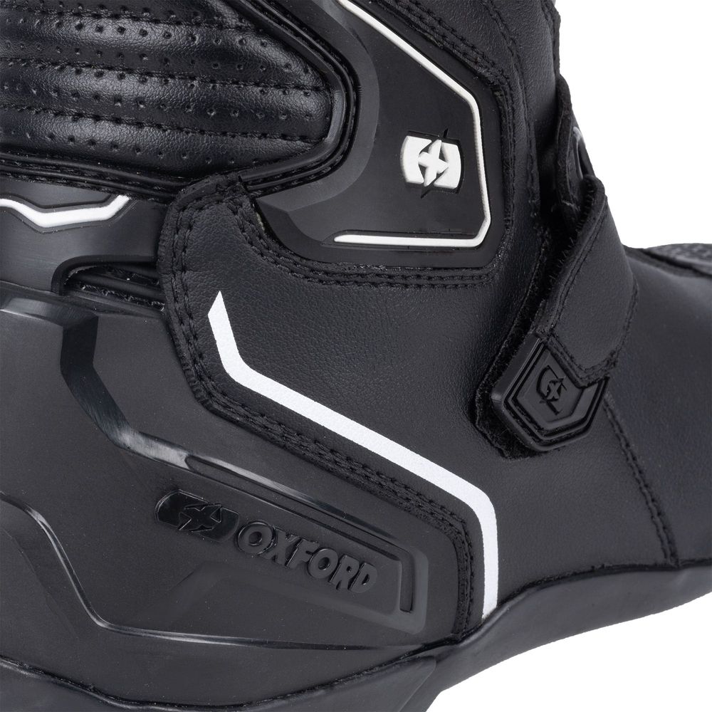 Oxford Omega Air Short Boots Black / White FREE 1 YEAR Returns, FREE UK Delivery | ThrottleChimp