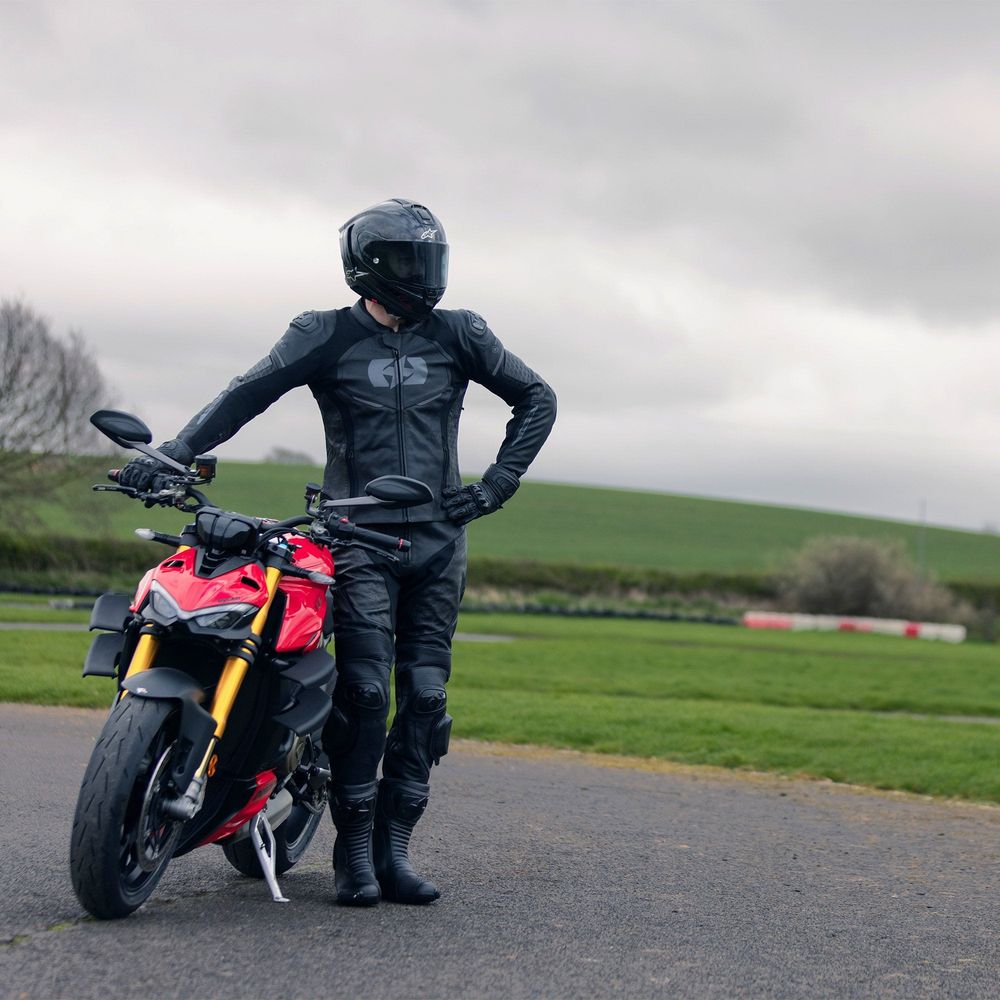 Oxford Nexus 1.0 Leather Jacket Stealth Black FREE 1 YEAR Returns, FREE UK Delivery | ThrottleChimp