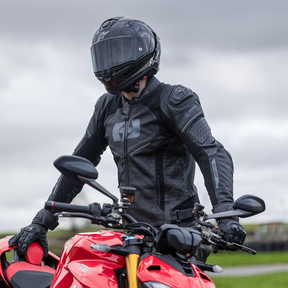 Oxford Nexus 1.0 Leather Jacket Stealth Black FREE 1 YEAR Returns, FREE UK Delivery | ThrottleChimp
