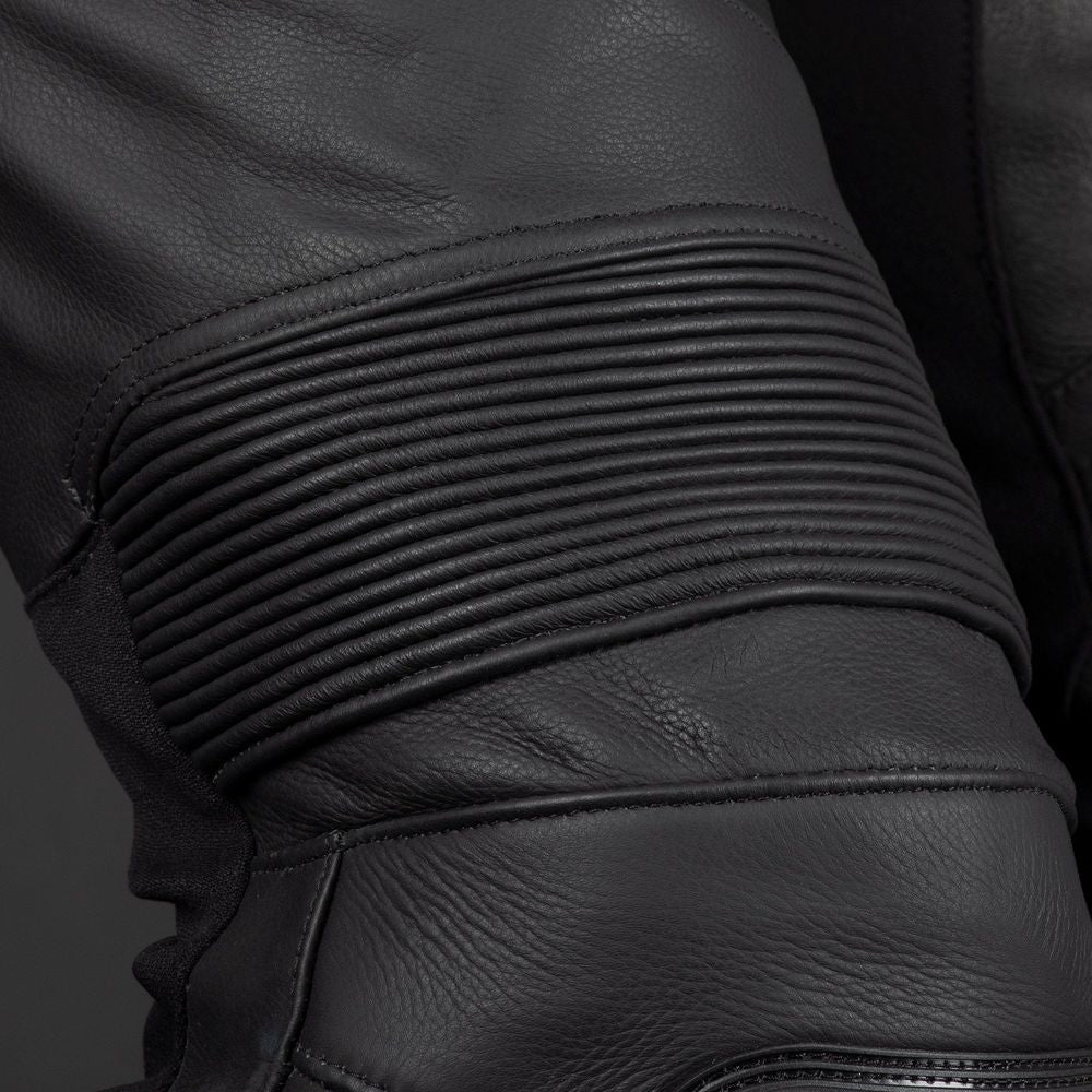 Oxford Nexus 1.0 One Piece Leather Suit Stealth Black FREE 1 YEAR Returns, FREE UK Delivery | ThrottleChimp