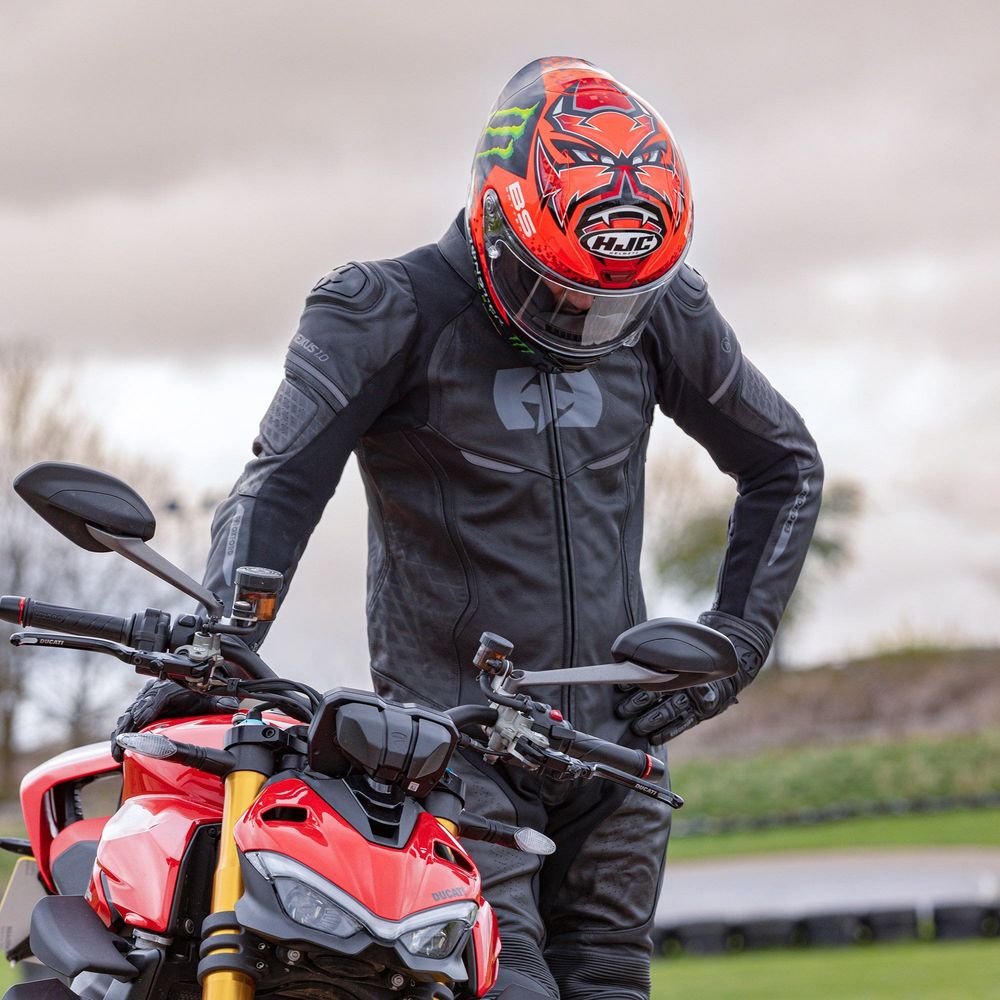 Oxford Nexus 1.0 One Piece Leather Suit Stealth Black FREE 1 YEAR Returns, FREE UK Delivery | ThrottleChimp