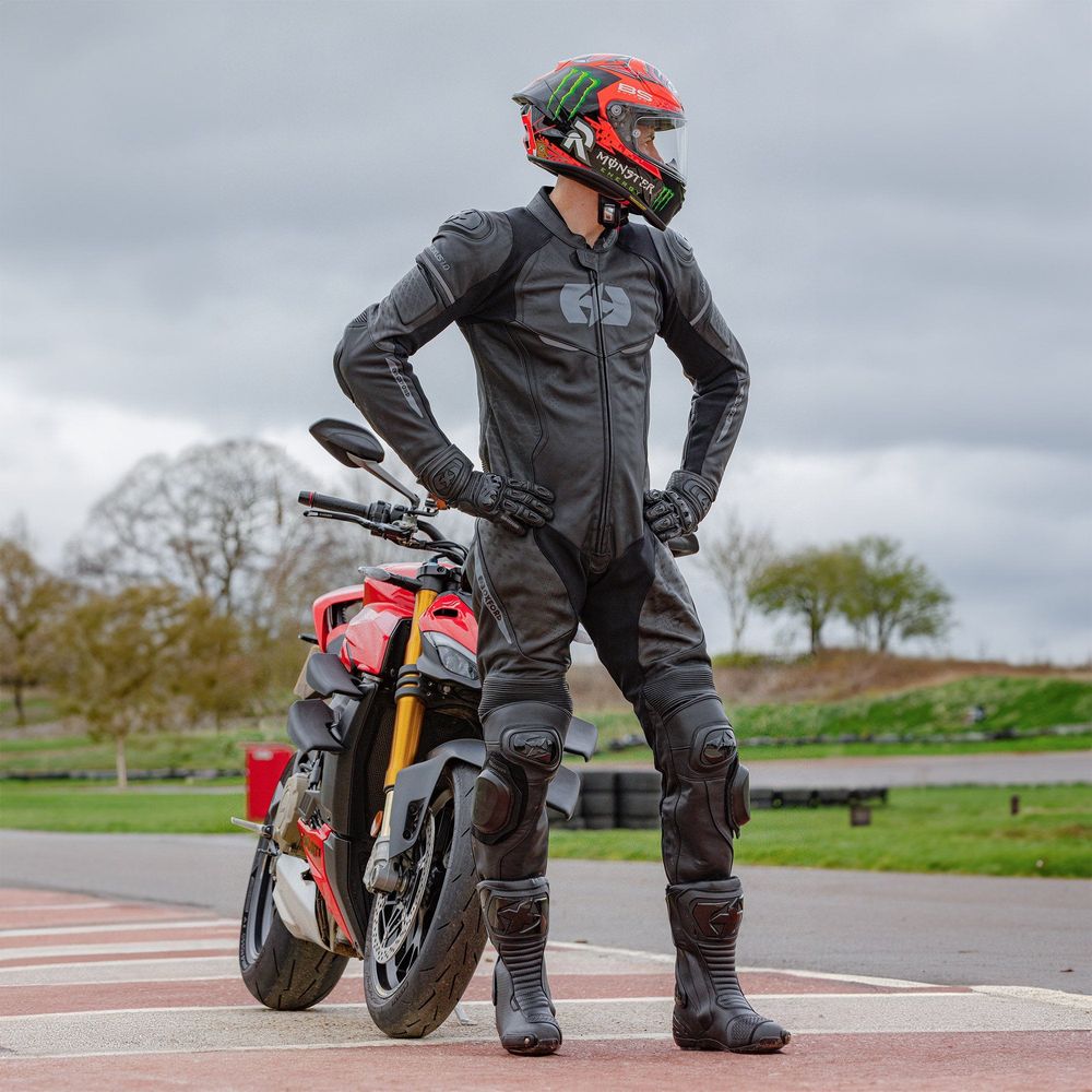 Oxford Nexus 1.0 One Piece Leather Suit Stealth Black FREE 1 YEAR Returns, FREE UK Delivery | ThrottleChimp