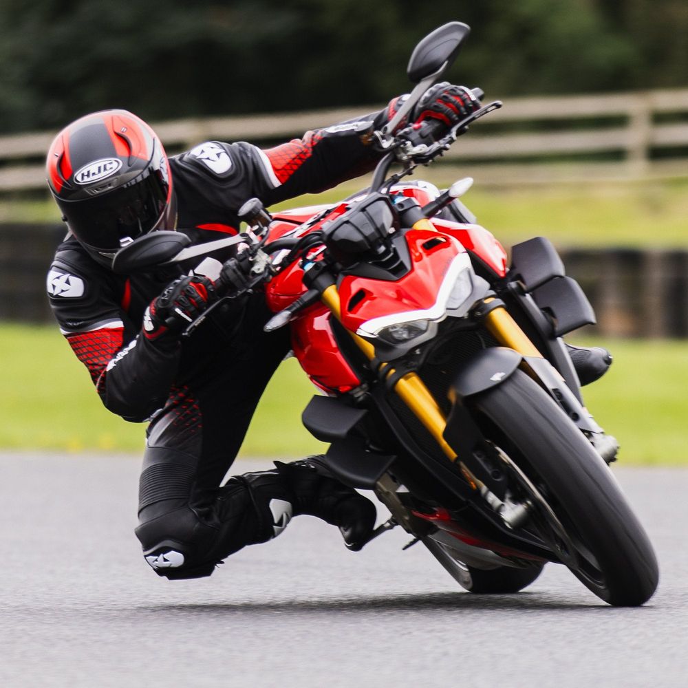 Oxford Nexus Knee Sliders Black FREE 1 YEAR Returns, FREE UK Delivery | ThrottleChimp