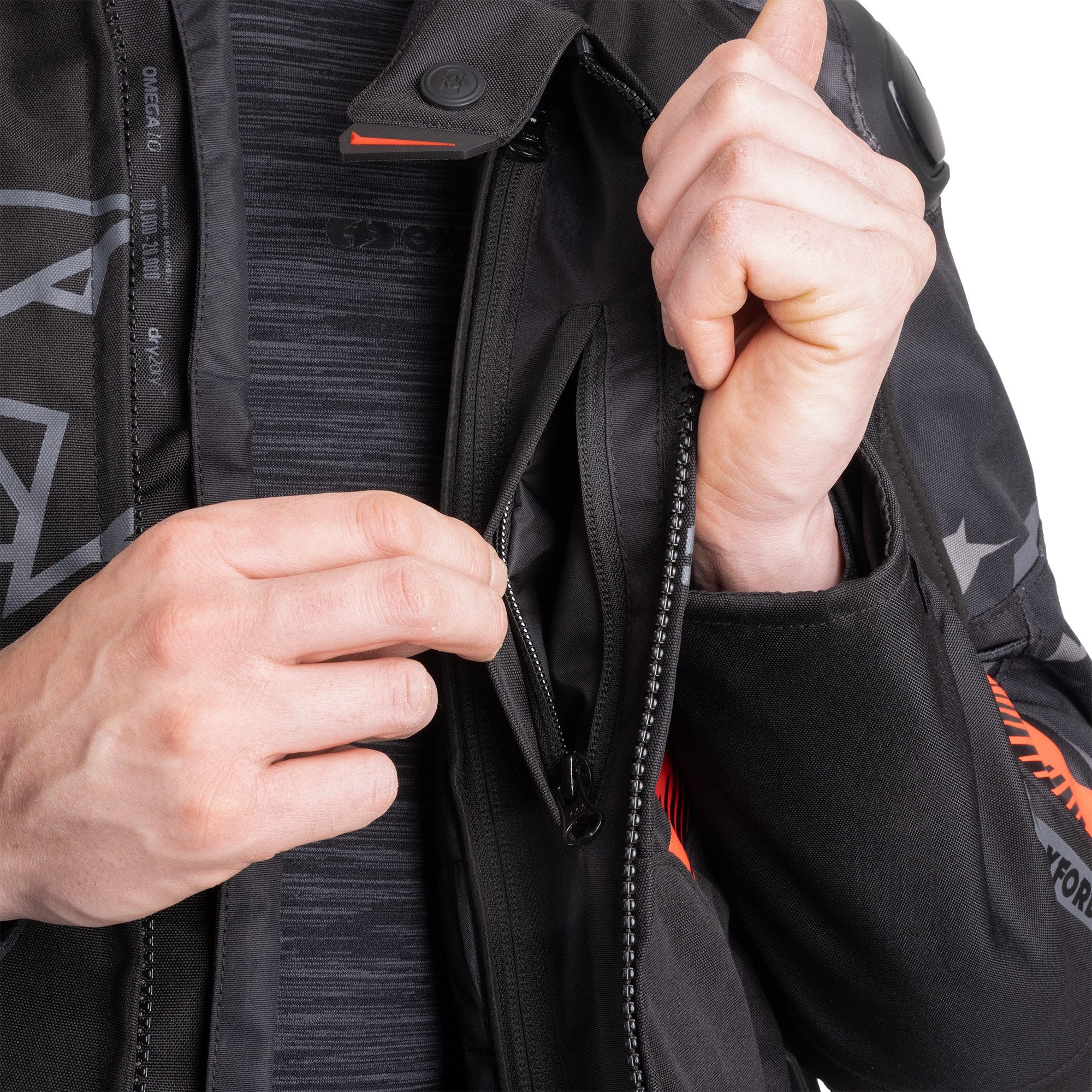 Oxford Omega 1.0 Dry2Dry Textile Jacket Black / Camo / Red FREE 1 YEAR Returns, FREE UK Delivery | ThrottleChimp
