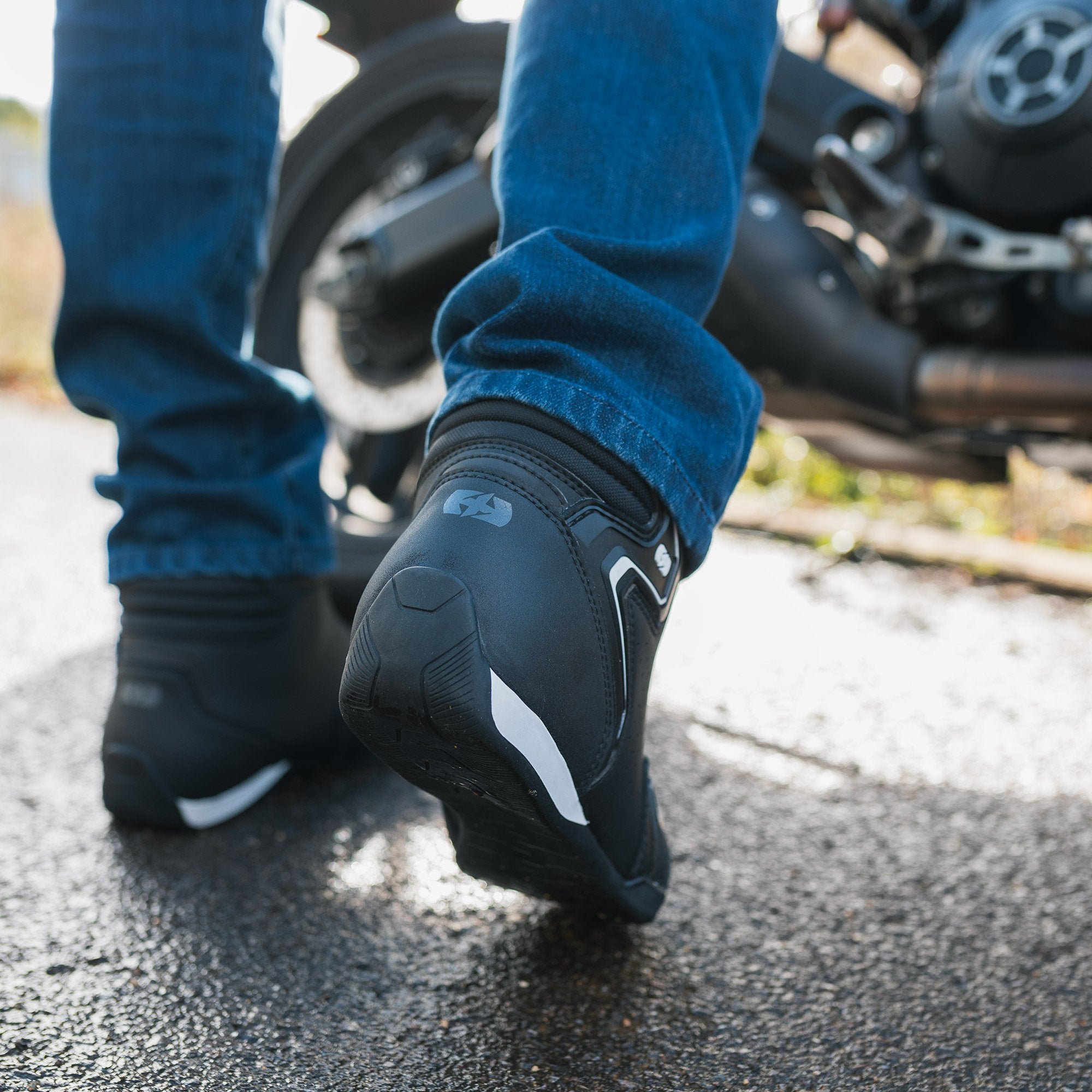 Oxford Helix Air Boots Black / White FREE 1 YEAR Returns, FREE UK Delivery | ThrottleChimp