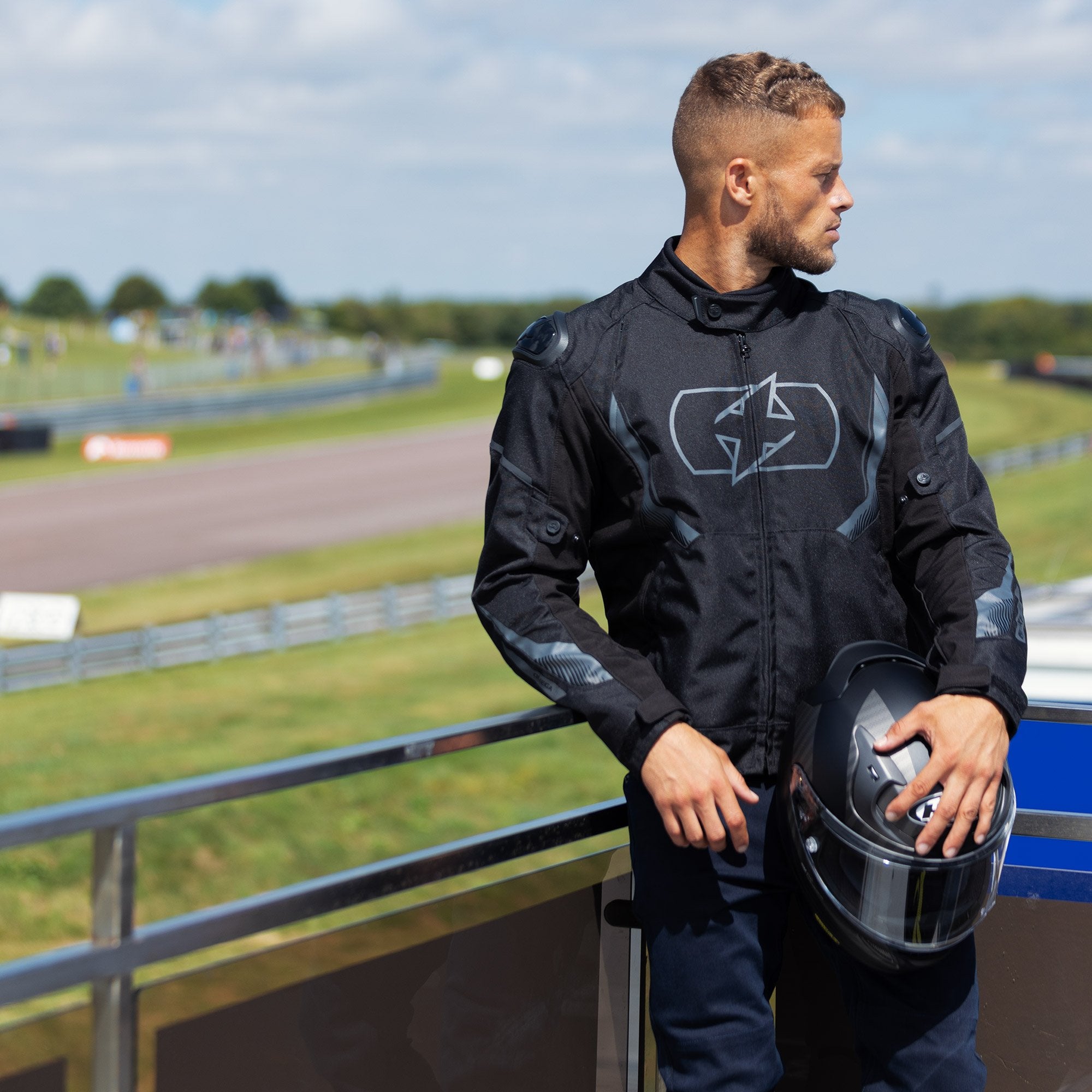 Oxford Omega 1.0 Dry2Dry Textile Jacket Stealth Black FREE 1 YEAR Returns, FREE UK Delivery | ThrottleChimp