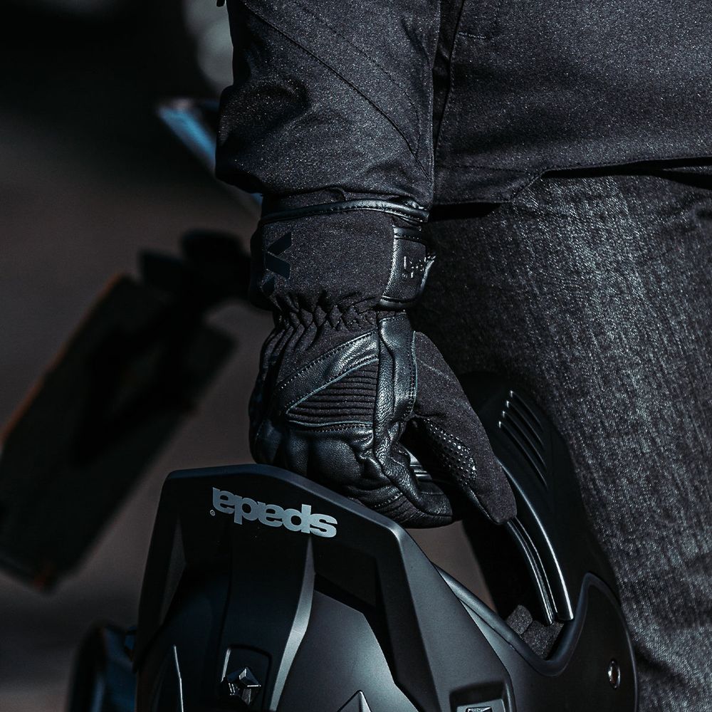 Spada Oslo Waterproof CE Leather Gloves Black FREE 1 YEAR Returns, FREE UK Delivery | ThrottleChimp