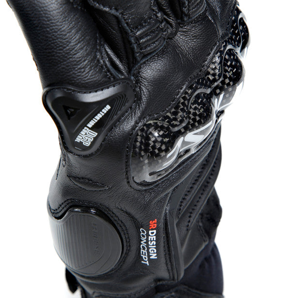 Dainese Carbon 4 Short Leather Gloves Black / Black FREE 1 YEAR Returns, FREE UK Delivery | ThrottleChimp