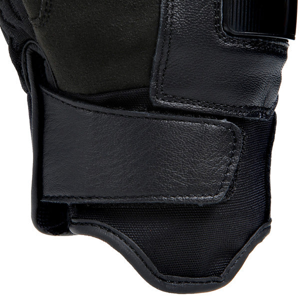 Dainese Carbon 4 Short Leather Gloves Black / Black FREE 1 YEAR Returns, FREE UK Delivery | ThrottleChimp