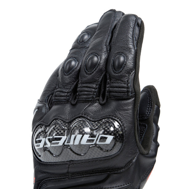 Dainese Carbon 4 Short Leather Gloves Black / Black FREE 1 YEAR Returns, FREE UK Delivery | ThrottleChimp