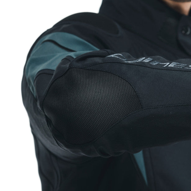 Dainese Carve Master 3 Touring Gore-Tex Jacket Black / Ebony FREE 1 YEAR Returns, FREE UK Delivery | ThrottleChimp