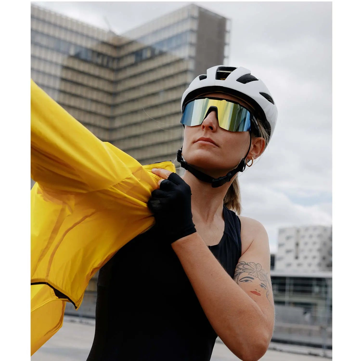 Mavic MVS Shield Cat 3 Cycle Sunglasses Gold / Blue - FREE 1 YEAR Returns, FREE UK Shipping | ThrottleChimp