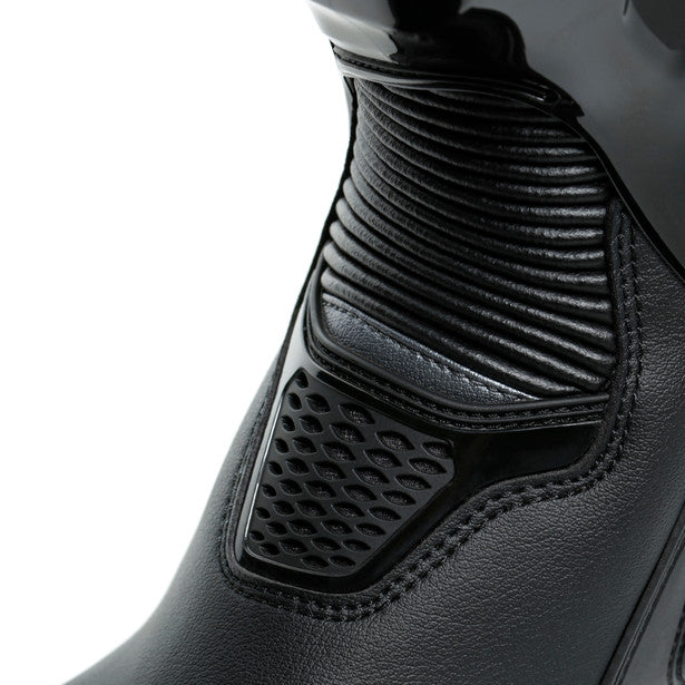 Dainese Torque 3 Out Boots Black / Anthracite FREE 1 YEAR Returns, FREE UK Delivery | ThrottleChimp